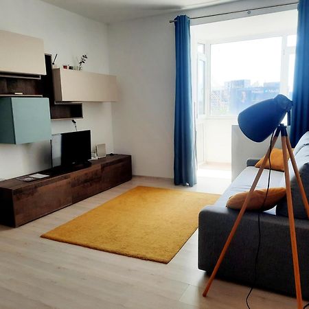 Cozy Apartment At Gara De Nord Bucureşti Exterior foto